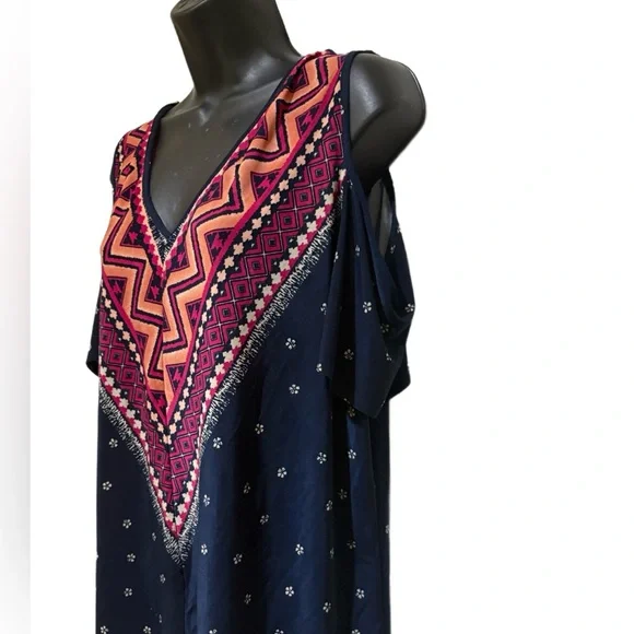 Women's V-Neck Cold Shoulder Blouse - Navy and Pink - Picture 3 of 6